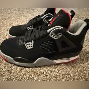FAKE-Jordan 4 Retro please be aware these are fake. I am not selling real Jordan